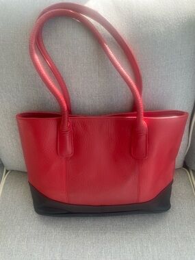 AmeriLeather red & black casual leather tote bag.